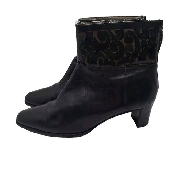Brighton 8M Ankle Boots Booties Trick Black Leather Laser Cut Witchy Whimsigoth - Picture 1 of 10